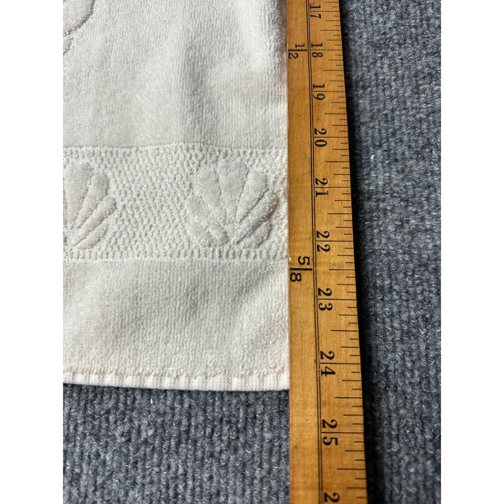 Vintage 80s sculpted cotton blend hand towel sea shells cream 15.5x24 cottage - Picture 9 of 10